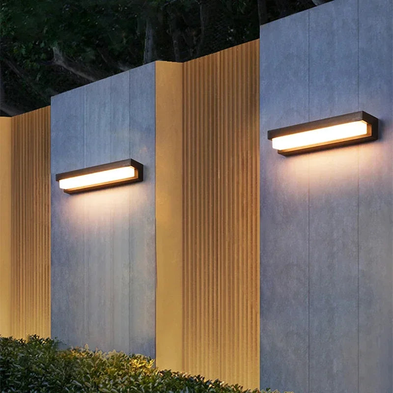 Lumitierra Poniente — Solar Wall Light for Fence and Gate