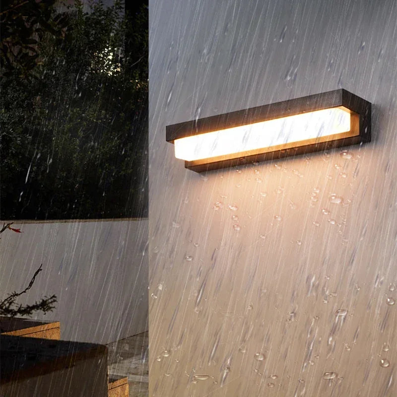 Lumitierra Poniente — Solar Wall Light for Fence and Gate